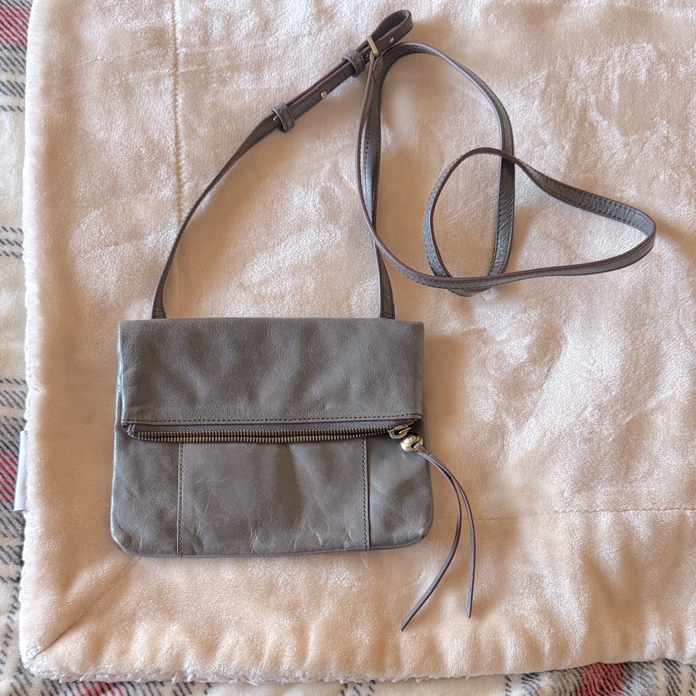 Hobo Grant Small Crossbody - like new!
